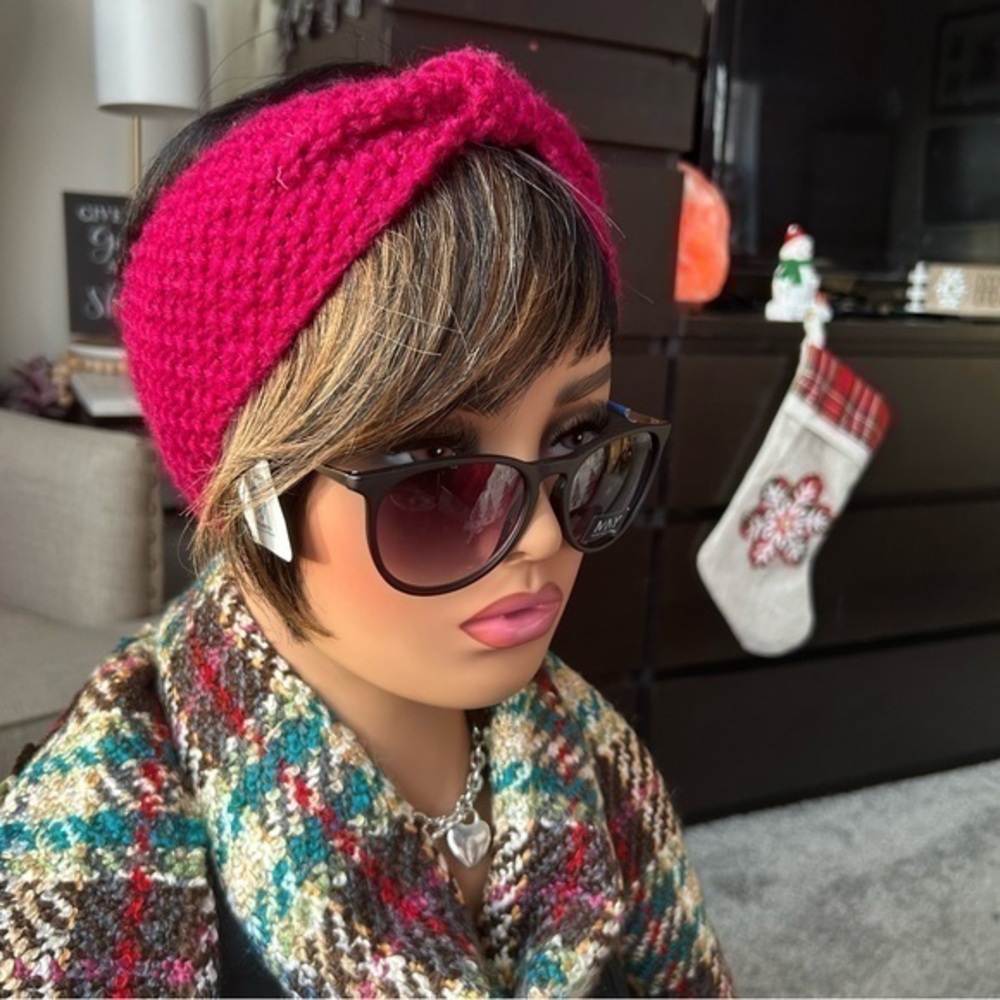 ❄️NWOT Hot Pink Knit 🧶 Twisted Knot headband wrap